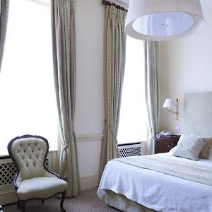 Kamer met een Queen Size Bed